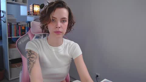 Snapshot of milly_ross23 chatting on January 14, 2025, 7:06 am Milly online show from January 14, 2025, 7:06 am