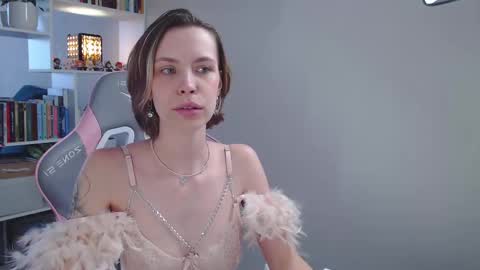 Snapshot of milly_ross23 chatting on February 9, 2025, 6:33 am Milly online show from February 9, 2025, 6:33 am