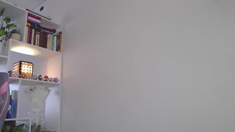 Snapshot of milly_ross23 chatting on February 15, 2025, 10:00 am Milly online show from February 15, 2025, 10:00 am