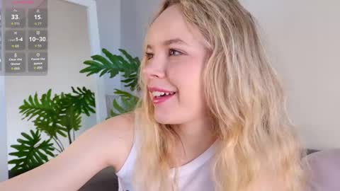 Snapshot of milly_shy chatting on May 28, 2026, 7:05 am Milly online show from May 28, 2026, 7:05 am