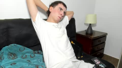 Snapshot of milogm_ chatting on June 4, 2026, 12:38 am milogm_ online show from June 4, 2026, 12:38 am