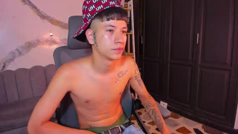 Snapshot of milosex_ chatting on April 8, 2026, 5:18 am Milo online show from April 8, 2026, 5:18 am