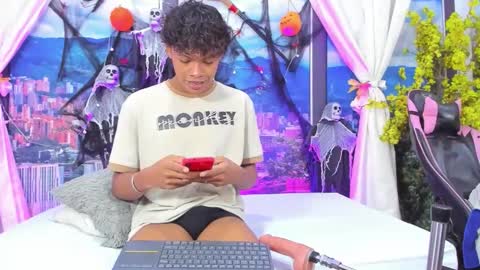 miltondelis online show from October 28, 2025, 5:33 am