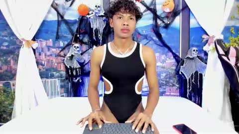 miltondelis online show from November 4, 2025, 5:06 am