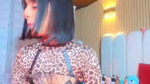 milu_carbajal_x online show from July 18, 2026, 4:05 am