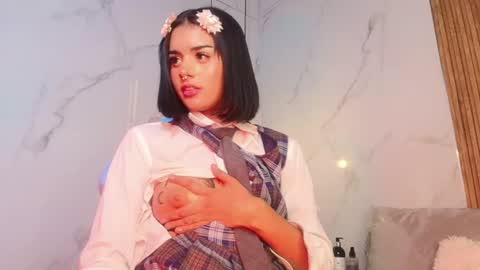 milu_carbajal_x online show from July 18, 2026, 4:11 pm