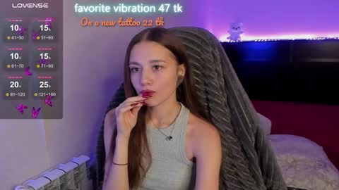 Snapshot of milyamess chatting on September 29, 2025, 6:24 pm Emily online show from September 29, 2025, 6:24 pm