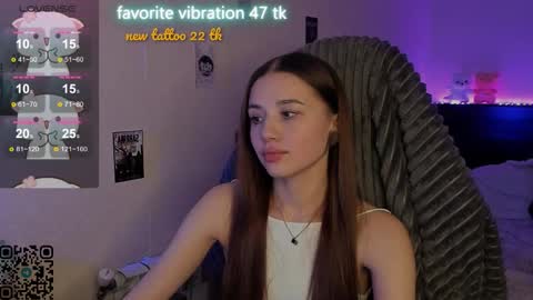 Snapshot of milyamess chatting on November 25, 2025, 5:24 pm Emily online show from November 25, 2025, 5:24 pm