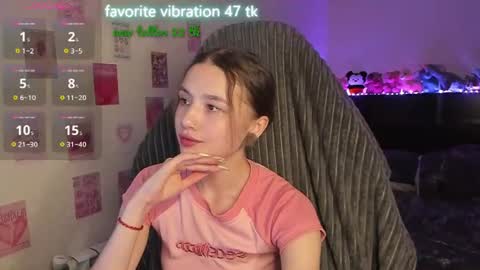 Snapshot of milyamess chatting on June 22, 2026, 7:33 pm Emily online show from June 22, 2026, 7:33 pm