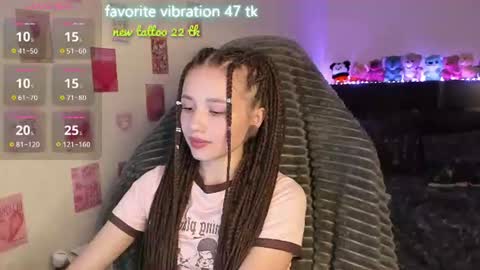 Snapshot of milyamess chatting on August 6, 2026, 5:26 pm Emily online show from August 6, 2026, 5:26 pm