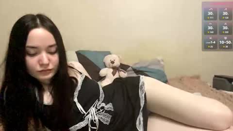 mimipurr online show from November 21, 2025, 2:54 am