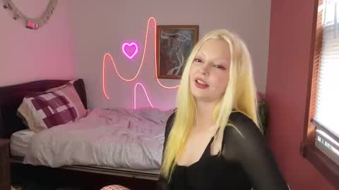 mimsymarlo online show from February 14, 2025, 9:32 pm