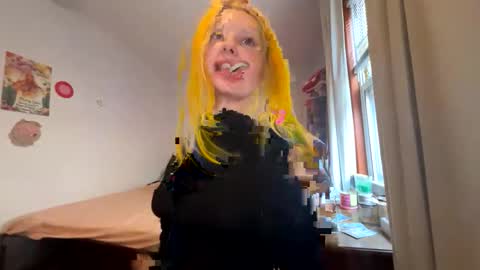 mimsymarlo online show from November 14, 2025, 5:11 pm