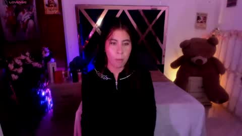 minami_nakamura online show from May 24, 2026, 9:42 pm