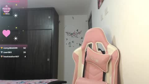 Snapshot of mindy_james chatting on May 9, 2026, 6:46 pm Mindy online show from May 9, 2026, 6:46 pm