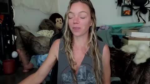 Mindy Mars online show from October 20, 2025, 3:12 pm