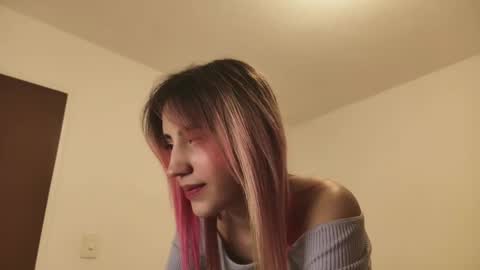 Snapshot of minefoxy2 chatting on March 7, 2025, 4:46 am Amber online show from March 7, 2025, 4:46 am