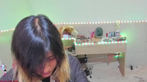 Snapshot of minefoxy2 chatting on September 18, 2025, 7:05 pm Amber online show from September 18, 2025, 7:05 pm