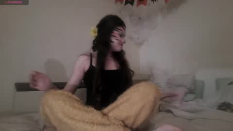 Snapshot of minforbush chatting on October 31, 2025, 5:19 am Amelia online show from October 31, 2025, 5:19 am