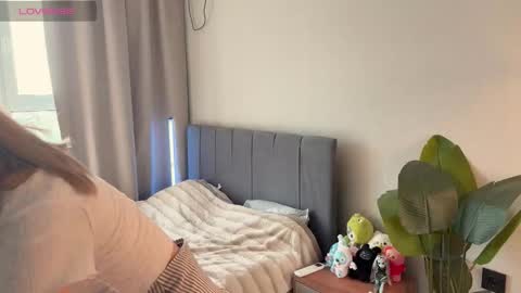 Snapshot of minicleo chatting on September 28, 2025, 12:21 pm Cleo online show from September 28, 2025, 12:21 pm