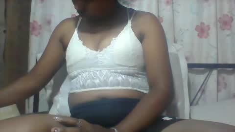 Snapshot of minie4tina chatting on December 14, 2024, 6:35 am Minie4Tina online show from December 14, 2024, 6:35 am