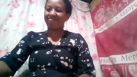 Snapshot of minie4tina chatting on December 18, 2024, 5:48 am Minie4Tina online show from December 18, 2024, 5:48 am