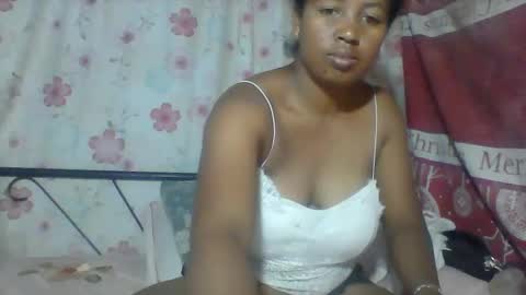 Snapshot of minie4tina chatting on December 28, 2024, 6:17 am Minie4Tina online show from December 28, 2024, 6:17 am