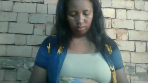 Snapshot of minie4tina chatting on February 3, 2025, 7:40 am Minie4Tina online show from February 3, 2025, 7:40 am