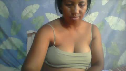 Snapshot of minie4tina chatting on February 6, 2025, 10:15 am Minie4Tina online show from February 6, 2025, 10:15 am