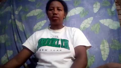 Snapshot of minie4tina chatting on March 5, 2025, 5:29 am Minie4Tina online show from March 5, 2025, 5:29 am