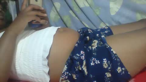 Snapshot of minie4tina chatting on March 12, 2025, 12:15 pm Minie4Tina online show from March 12, 2025, 12:15 pm