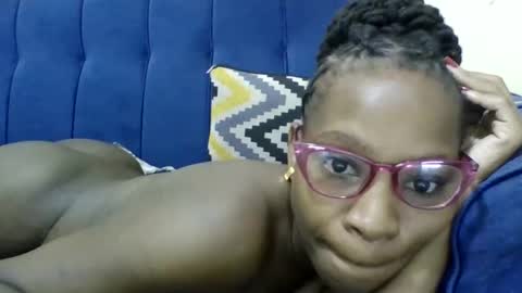 Snapshot of minlavine chatting on May 8, 2026, 9:53 pm minlavine online show from May 8, 2026, 9:53 pm