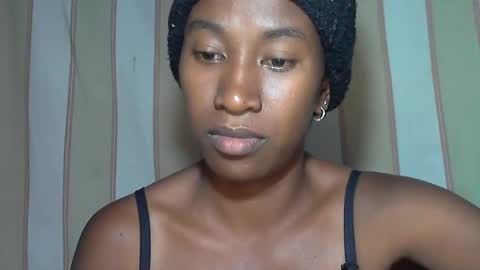 minouch211907 online show from January 31, 2025, 5:10 pm