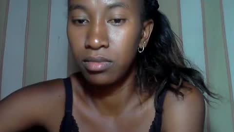 minouch211907 online show from February 7, 2025, 6:34 pm