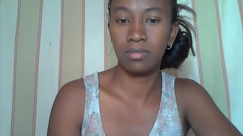 minouch211907 online show from February 10, 2025, 2:16 pm