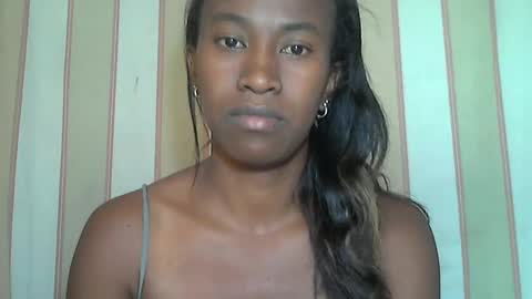 minouch211907 online show from February 11, 2025, 2:13 pm