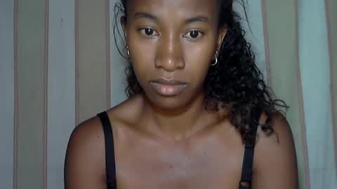 minouch211907 online show from February 20, 2025, 2:07 am