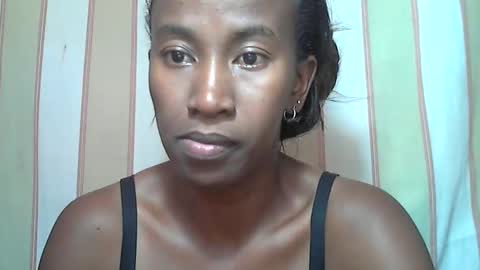 minouch211907 online show from March 3, 2025, 12:37 pm