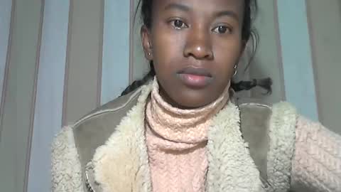 minouch211907 online show from September 10, 2025, 12:54 am