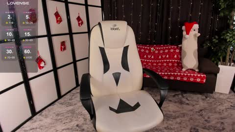 Snapshot of mintrose chatting on December 18, 2024, 6:10 am Rosie online show from December 18, 2024, 6:10 am