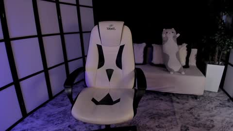 Snapshot of mintrose chatting on January 15, 2025, 8:51 am Rosie online show from January 15, 2025, 8:51 am