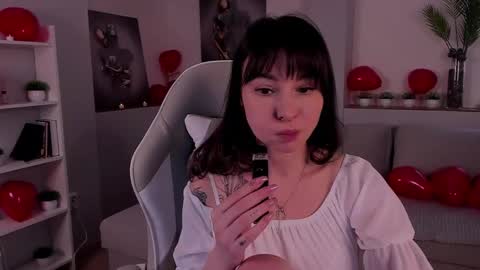 Snapshot of mintrose chatting on February 16, 2025, 9:15 am Rosie online show from February 16, 2025, 9:15 am