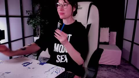 Snapshot of mintrose chatting on March 9, 2025, 9:02 am Rosie online show from March 9, 2025, 9:02 am