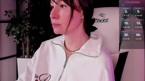 Snapshot of mintrose chatting on March 10, 2025, 8:37 am Rosie online show from March 10, 2025, 8:37 am