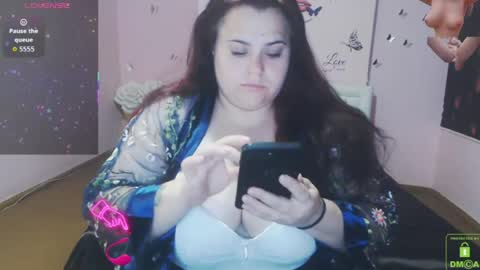 mira_cle_ online show from July 6, 2026, 7:49 am