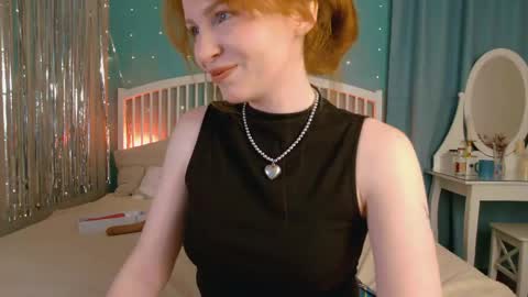 Snapshot of mira_glace chatting on June 5, 2026, 11:05 am Mira3 online show from June 5, 2026, 11:05 am