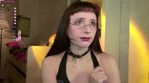 Mira online show from April 5, 2026, 10:07 pm