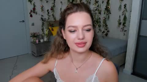 Emma online show from October 2, 2025, 7:43 pm