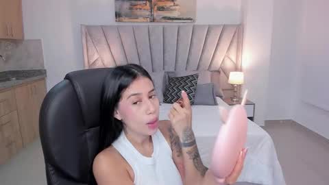 Snapshot of miranda_crawfor chatting on October 15, 2025, 11:54 am miranda_crawfor online show from October 15, 2025, 11:54 am