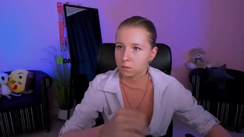 miriam_crazy online show from October 18, 2025, 8:37 am